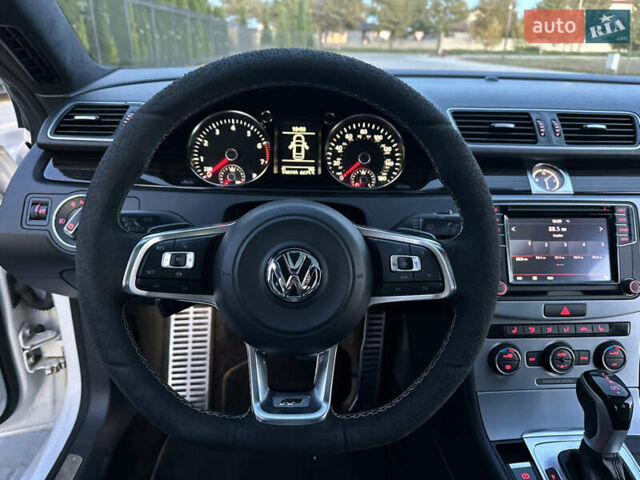 Фольксваген Пассат 2013 в Одессе на Automoto.ua Белый Фольксваген Пассат, объемом двигателя 1.98 л и пробегом 150 тыс. км за 12500 $, фото 52 на Automoto.ua