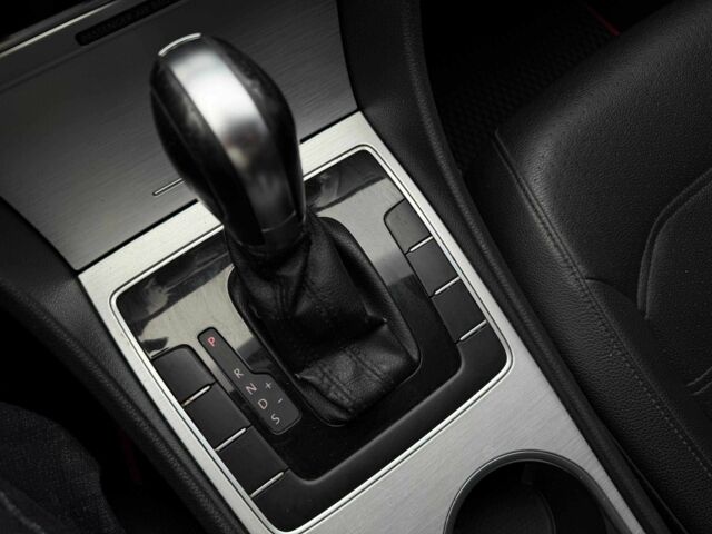 Белый Фольксваген Пассат, объемом двигателя 2.5 л и пробегом 250 тыс. км за 9000 $, фото 18 на Automoto.ua