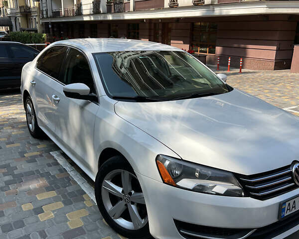 Белый Фольксваген Пассат, объемом двигателя 2.5 л и пробегом 320 тыс. км за 9400 $, фото 11 на Automoto.ua