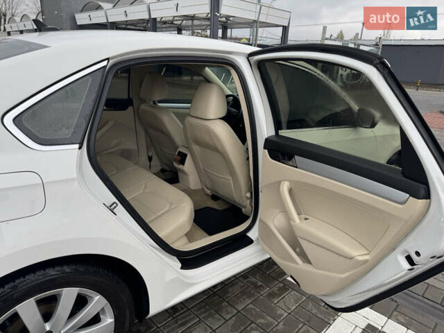 Белый Фольксваген Пассат, объемом двигателя 2.5 л и пробегом 249 тыс. км за 9900 $, фото 13 на Automoto.ua