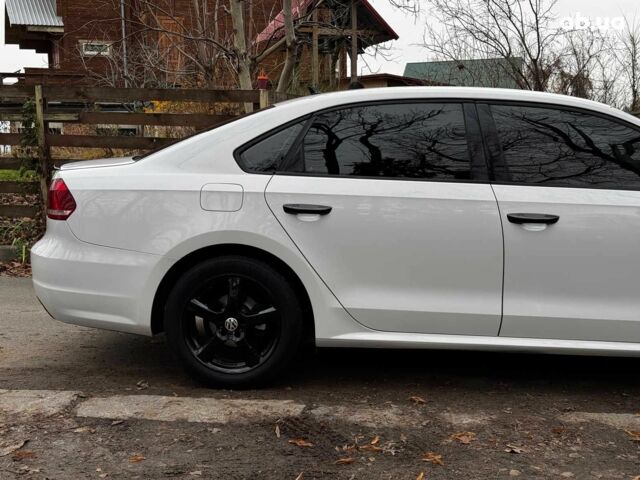 Белый Фольксваген Пассат, объемом двигателя 2.5 л и пробегом 206 тыс. км за 9990 $, фото 4 на Automoto.ua