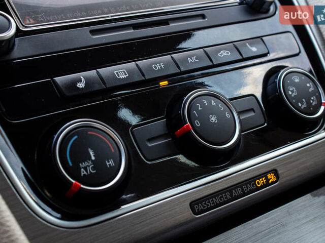 Белый Фольксваген Пассат, объемом двигателя 2 л и пробегом 149 тыс. км за 13250 $, фото 63 на Automoto.ua