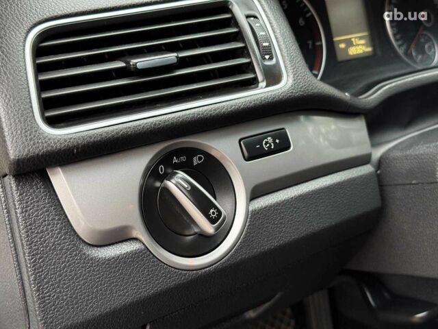 Белый Фольксваген Пассат, объемом двигателя 2.5 л и пробегом 206 тыс. км за 9990 $, фото 14 на Automoto.ua