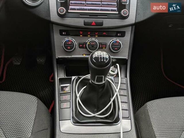 Белый Фольксваген Пассат, объемом двигателя 1.97 л и пробегом 340 тыс. км за 9950 $, фото 46 на Automoto.ua