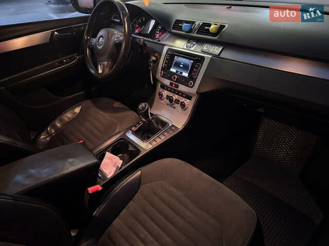 Белый Фольксваген Пассат, объемом двигателя 2 л и пробегом 230 тыс. км за 9400 $, фото 7 на Automoto.ua