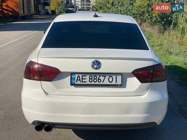 Белый Фольксваген Пассат, объемом двигателя 2.5 л и пробегом 126 тыс. км за 10600 $, фото 10 на Automoto.ua