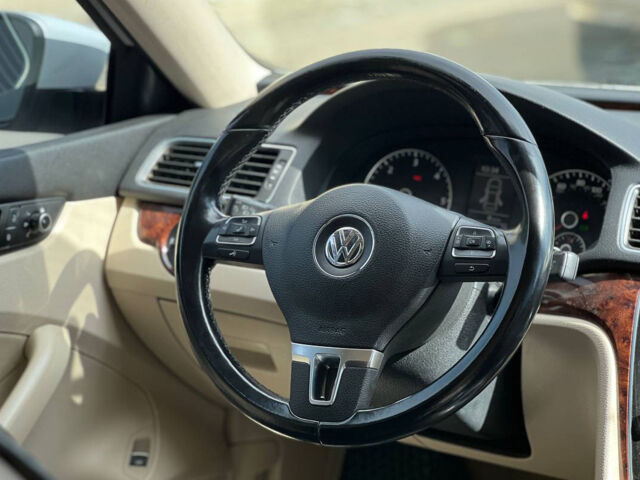 Білий Фольксваген Пассат, об'ємом двигуна 2 л та пробігом 233 тис. км за 11900 $, фото 10 на Automoto.ua