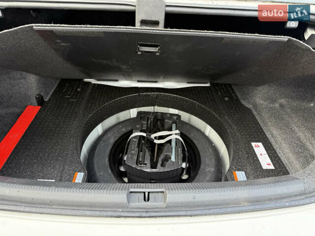 Белый Фольксваген Пассат, объемом двигателя 2 л и пробегом 118 тыс. км за 13200 $, фото 27 на Automoto.ua