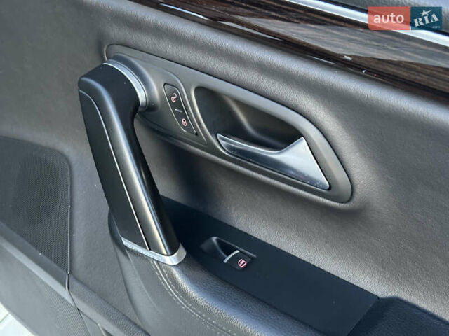 Фольксваген Пассат 2013 в Одессе на Automoto.ua Белый Фольксваген Пассат, объемом двигателя 1.98 л и пробегом 150 тыс. км за 12500 $, фото 40 на Automoto.ua