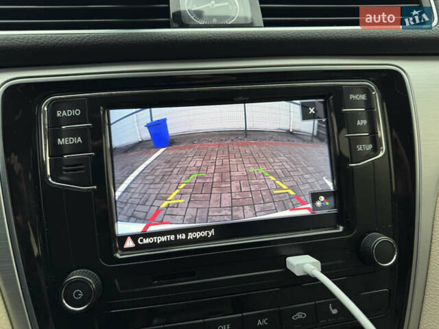 Белый Фольксваген Пассат, объемом двигателя 2.5 л и пробегом 249 тыс. км за 9900 $, фото 9 на Automoto.ua