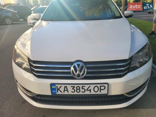 Белый Фольксваген Пассат, объемом двигателя 2.5 л и пробегом 278 тыс. км за 9300 $, фото 1 на Automoto.ua