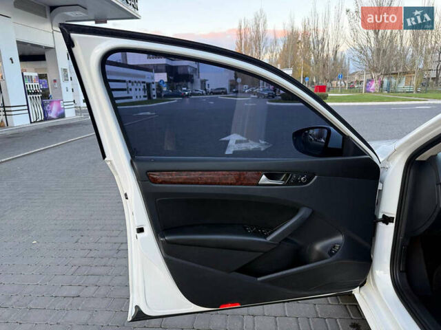 Белый Фольксваген Пассат, объемом двигателя 2 л и пробегом 154 тыс. км за 13200 $, фото 32 на Automoto.ua