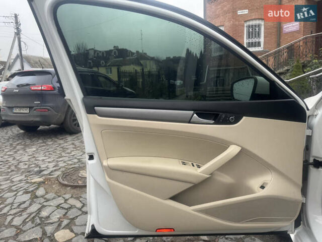 Белый Фольксваген Пассат, объемом двигателя 1.8 л и пробегом 261 тыс. км за 11500 $, фото 15 на Automoto.ua