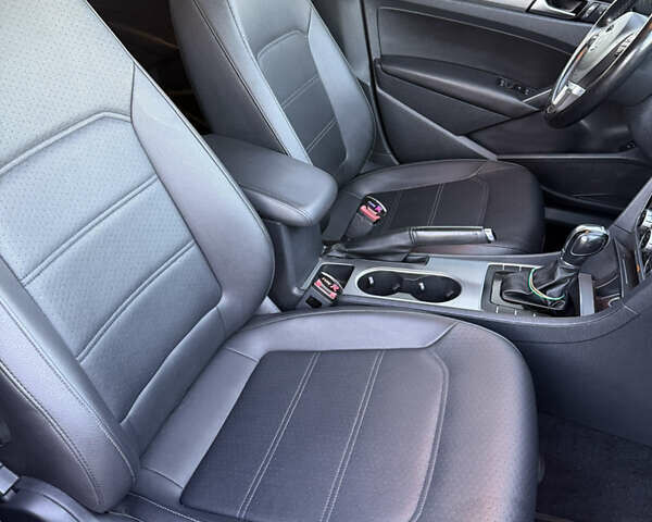 Білий Фольксваген Пассат, об'ємом двигуна 1.97 л та пробігом 180 тис. км за 12800 $, фото 13 на Automoto.ua