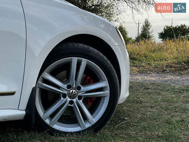 Фольксваген Пассат 2013 в Вышгороде на Automoto.ua Белый Фольксваген Пассат, объемом двигателя 1.97 л и пробегом 102 тыс. км за 14000 $, фото 13 на Automoto.ua