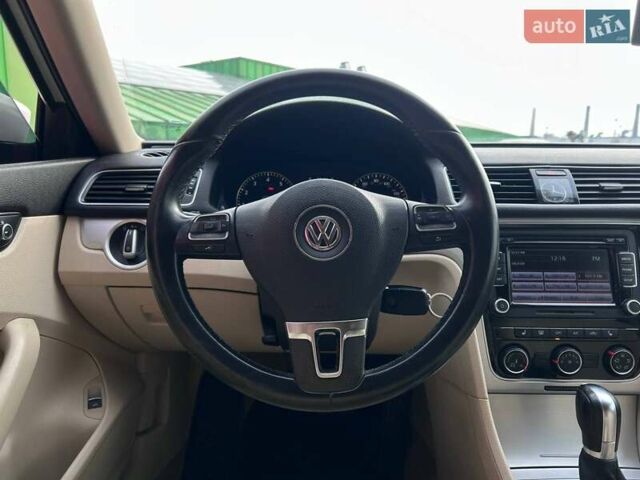 Білий Фольксваген Пассат, об'ємом двигуна 2.5 л та пробігом 158 тис. км за 11290 $, фото 13 на Automoto.ua