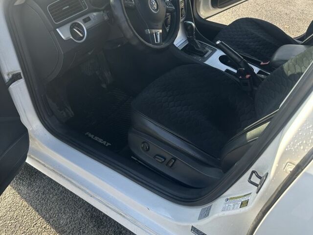 Белый Фольксваген Пассат, объемом двигателя 2 л и пробегом 342 тыс. км за 10000 $, фото 6 на Automoto.ua