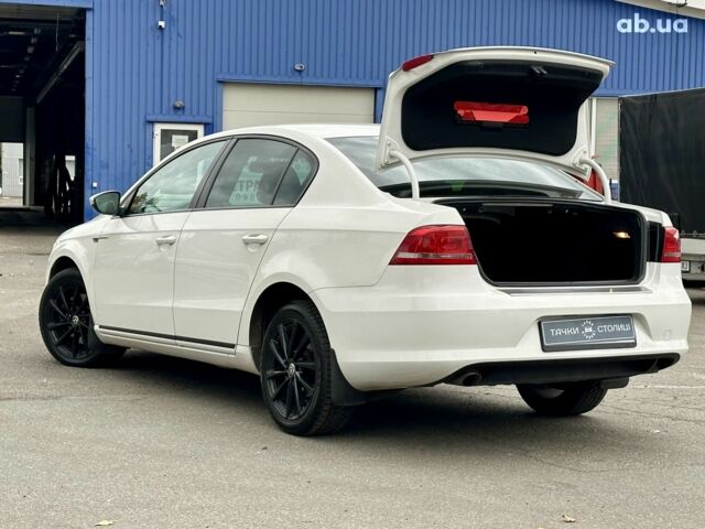 Белый Фольксваген Пассат, объемом двигателя 1.6 л и пробегом 194 тыс. км за 11400 $, фото 17 на Automoto.ua