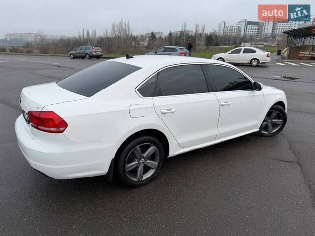 Белый Фольксваген Пассат, объемом двигателя 2.5 л и пробегом 250 тыс. км за 9000 $, фото 1 на Automoto.ua