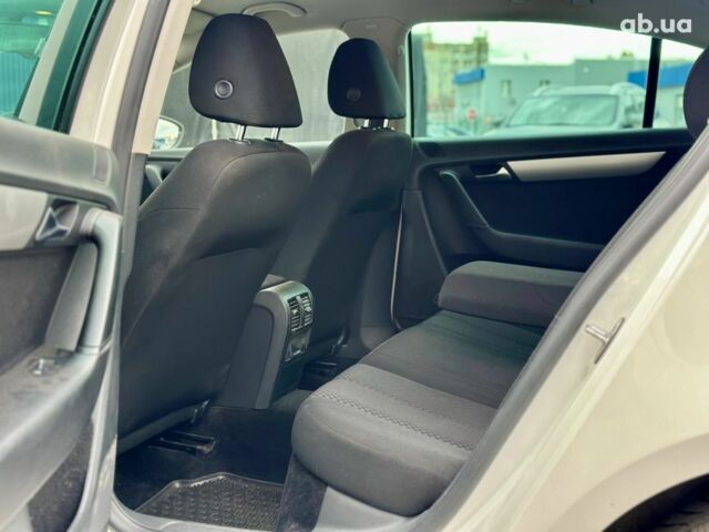 Белый Фольксваген Пассат, объемом двигателя 1.6 л и пробегом 194 тыс. км за 11400 $, фото 16 на Automoto.ua