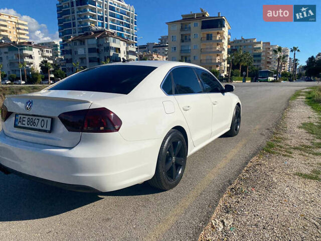 Белый Фольксваген Пассат, объемом двигателя 2.5 л и пробегом 126 тыс. км за 10600 $, фото 17 на Automoto.ua