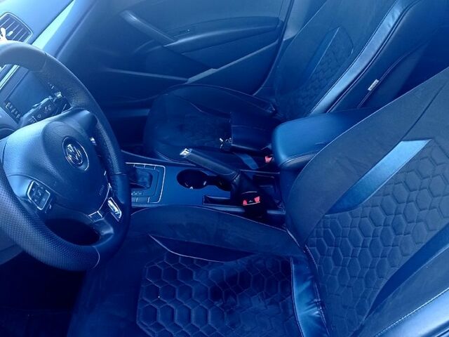 Белый Фольксваген Пассат, объемом двигателя 2.5 л и пробегом 201 тыс. км за 10500 $, фото 12 на Automoto.ua