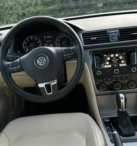 Білий Фольксваген Пассат, об'ємом двигуна 1.8 л та пробігом 153 тис. км за 10000 $, фото 8 на Automoto.ua