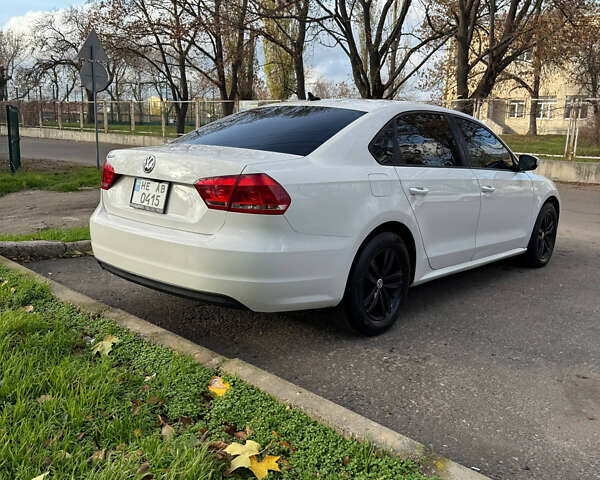 Білий Фольксваген Пассат, об'ємом двигуна 2.5 л та пробігом 220 тис. км за 10000 $, фото 5 на Automoto.ua