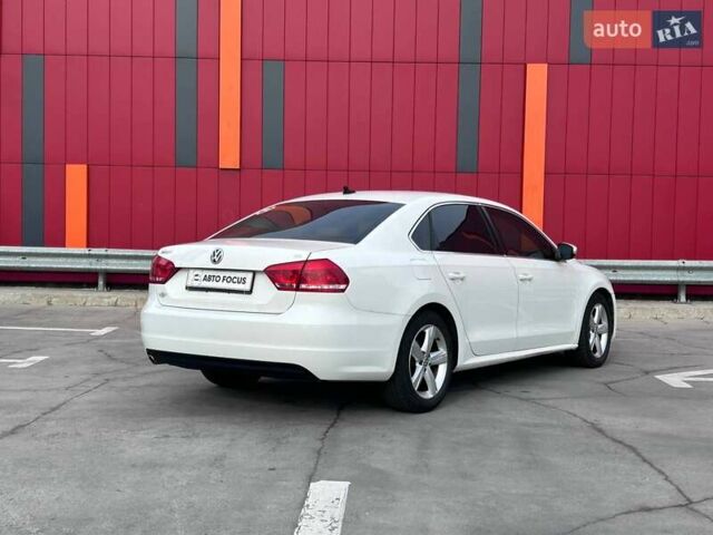 Білий Фольксваген Пассат, об'ємом двигуна 2.5 л та пробігом 158 тис. км за 11290 $, фото 7 на Automoto.ua