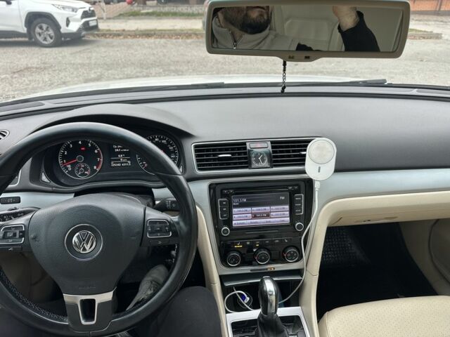 Білий Фольксваген Пассат, об'ємом двигуна 2.5 л та пробігом 226 тис. км за 8900 $, фото 6 на Automoto.ua