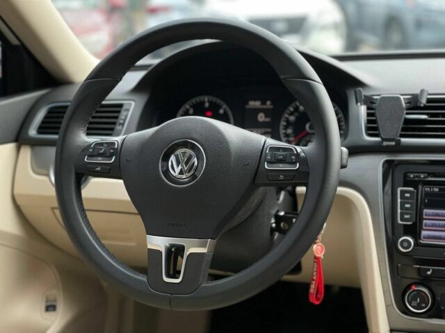 Белый Фольксваген Пассат, объемом двигателя 2 л и пробегом 222 тыс. км за 10900 $, фото 12 на Automoto.ua