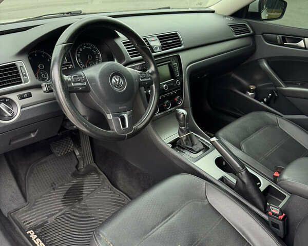 Белый Фольксваген Пассат, объемом двигателя 1.8 л и пробегом 211 тыс. км за 9800 $, фото 8 на Automoto.ua