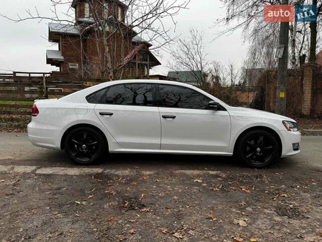 Білий Фольксваген Пассат, об'ємом двигуна 2.5 л та пробігом 206 тис. км за 9990 $, фото 4 на Automoto.ua