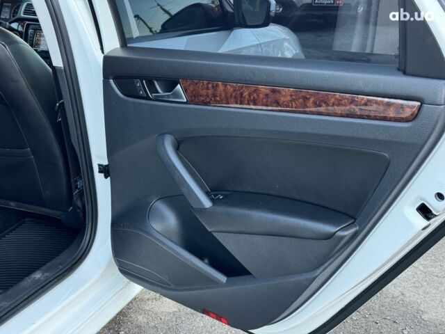 Белый Фольксваген Пассат, объемом двигателя 2 л и пробегом 222 тыс. км за 14190 $, фото 19 на Automoto.ua