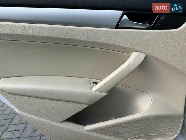 Білий Фольксваген Пассат, об'ємом двигуна 2.5 л та пробігом 159 тис. км за 10990 $, фото 13 на Automoto.ua