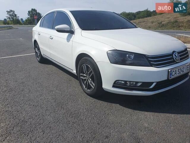 Белый Фольксваген Пассат, объемом двигателя 1.97 л и пробегом 300 тыс. км за 12000 $, фото 18 на Automoto.ua