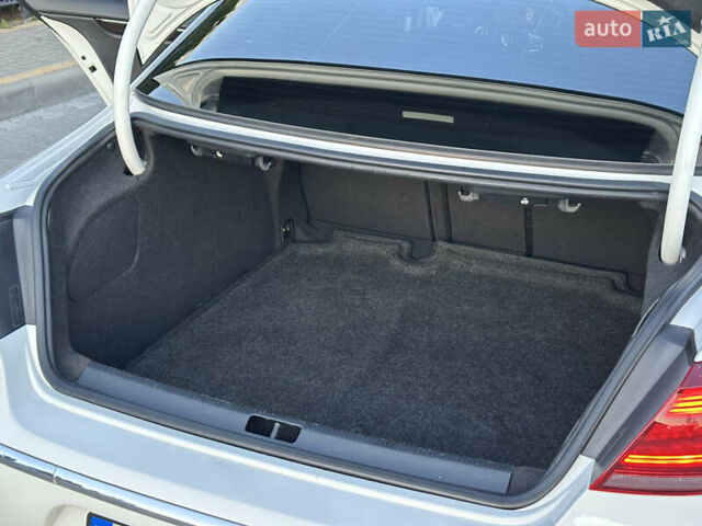 Фольксваген Пассат 2013 в Одессе на Automoto.ua Белый Фольксваген Пассат, объемом двигателя 1.98 л и пробегом 150 тыс. км за 12500 $, фото 28 на Automoto.ua