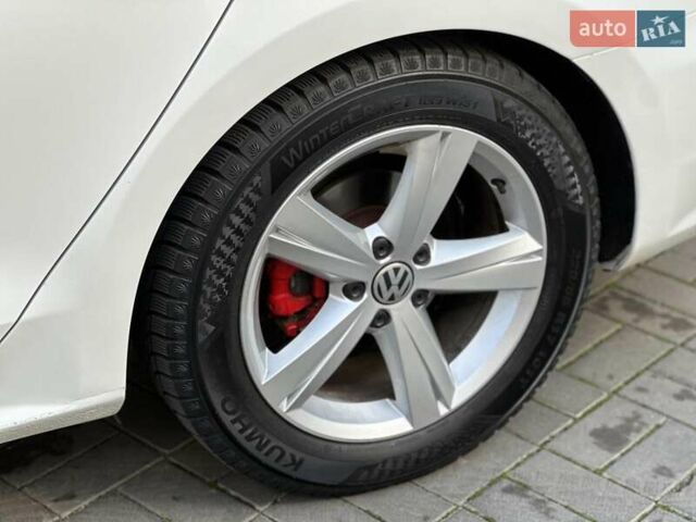 Білий Фольксваген Пассат, об'ємом двигуна 2.5 л та пробігом 159 тис. км за 10990 $, фото 12 на Automoto.ua