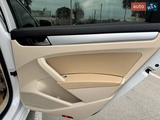 Білий Фольксваген Пассат, об'ємом двигуна 2 л та пробігом 180 тис. км за 11999 $, фото 10 на Automoto.ua