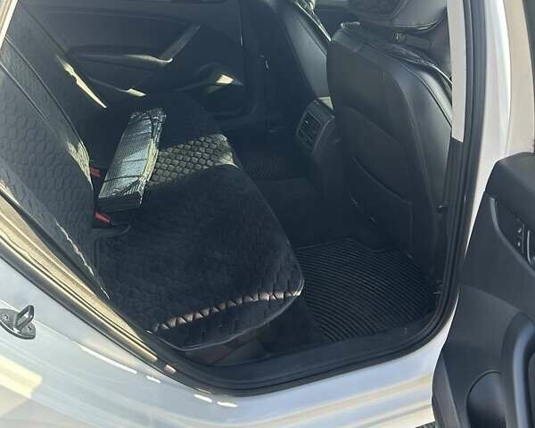 Белый Фольксваген Пассат, объемом двигателя 2 л и пробегом 342 тыс. км за 10000 $, фото 4 на Automoto.ua