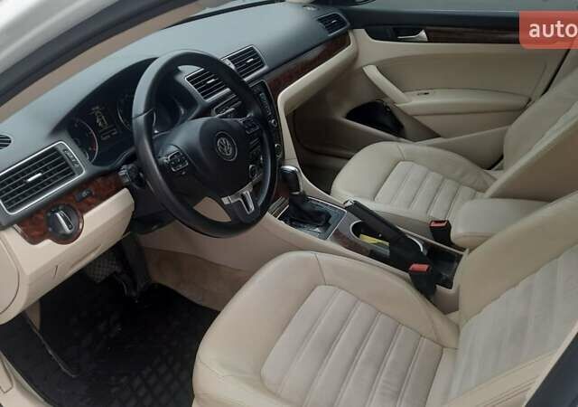 Белый Фольксваген Пассат, объемом двигателя 2 л и пробегом 152 тыс. км за 10600 $, фото 15 на Automoto.ua