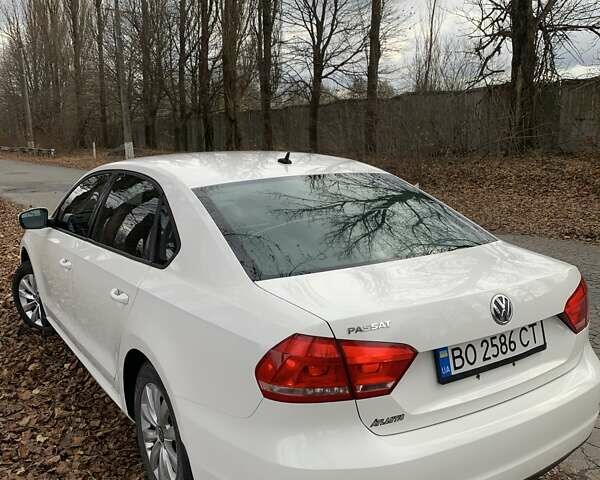 Белый Фольксваген Пассат, объемом двигателя 2.5 л и пробегом 121 тыс. км за 9800 $, фото 4 на Automoto.ua