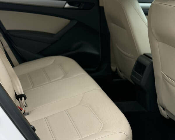 Фольксваген Пассат 2013 в Николаеве на Automoto.ua Белый Фольксваген Пассат, объемом двигателя 2.5 л и пробегом 170 тыс. км за 9900 $, фото 9 на Automoto.ua