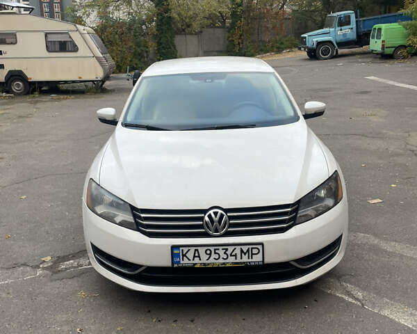 Белый Фольксваген Пассат, объемом двигателя 2.5 л и пробегом 197 тыс. км за 8500 $, фото 2 на Automoto.ua