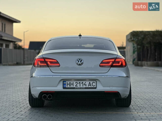 Фольксваген Пассат 2013 в Одессе на Automoto.ua Белый Фольксваген Пассат, объемом двигателя 1.98 л и пробегом 150 тыс. км за 12500 $, фото 13 на Automoto.ua