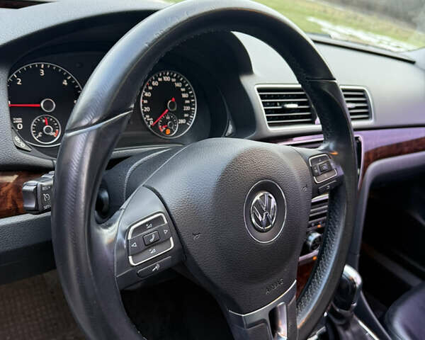 Белый Фольксваген Пассат, объемом двигателя 2 л и пробегом 118 тыс. км за 13200 $, фото 49 на Automoto.ua