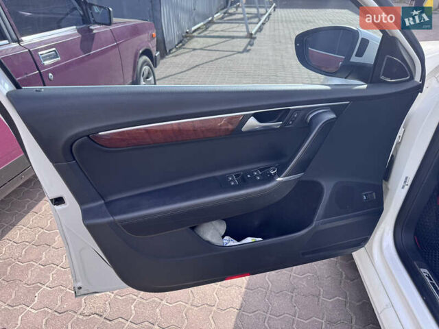 Білий Фольксваген Пассат, об'ємом двигуна 1.97 л та пробігом 245 тис. км за 15300 $, фото 8 на Automoto.ua