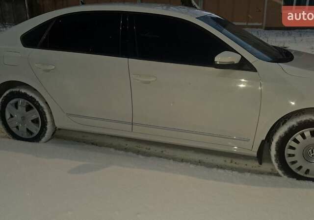 Белый Фольксваген Пассат, объемом двигателя 1.97 л и пробегом 309 тыс. км за 9500 $, фото 5 на Automoto.ua