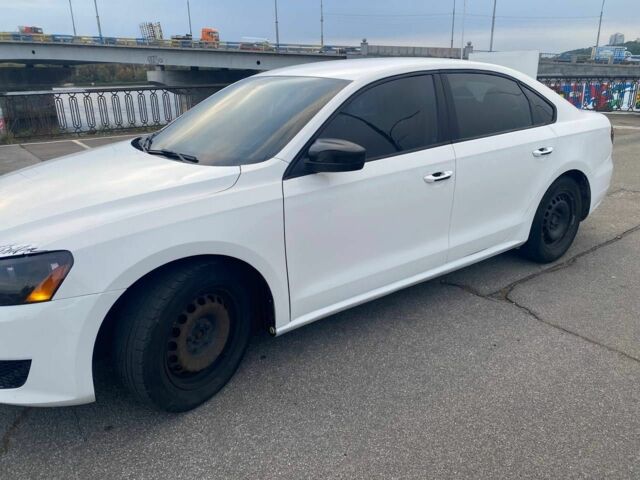 Белый Фольксваген Пассат, объемом двигателя 2.5 л и пробегом 175 тыс. км за 9900 $, фото 4 на Automoto.ua