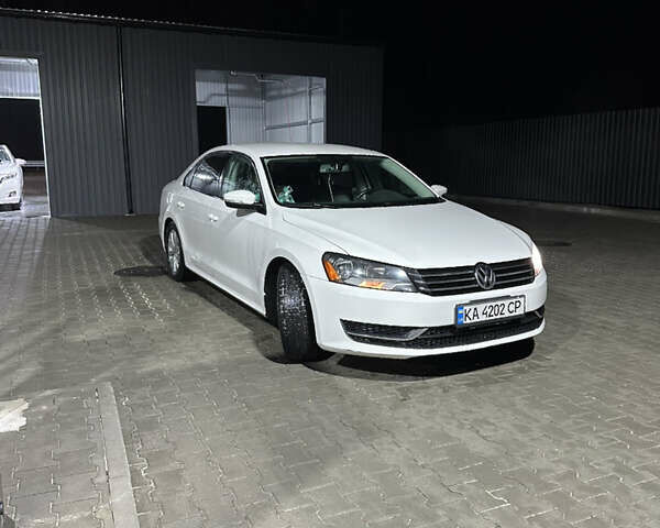 Білий Фольксваген Пассат, об'ємом двигуна 2.46 л та пробігом 241 тис. км за 9100 $, фото 34 на Automoto.ua